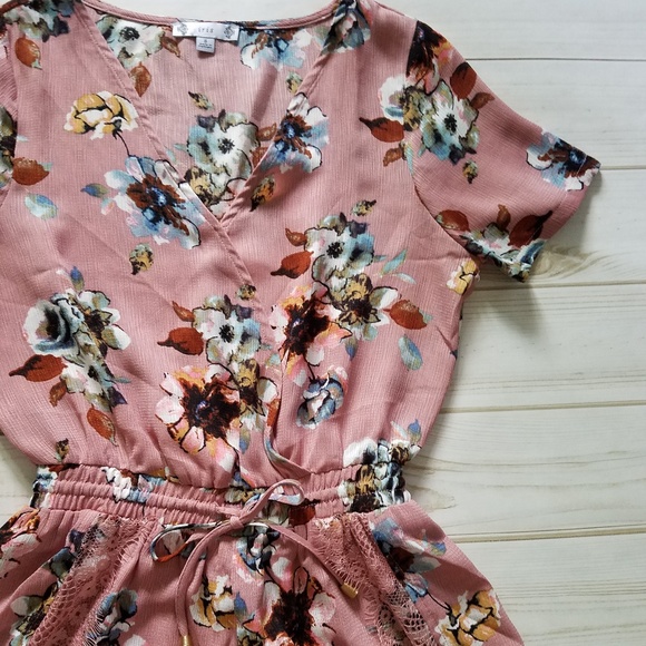 Floral romper - Picture 2 of 5